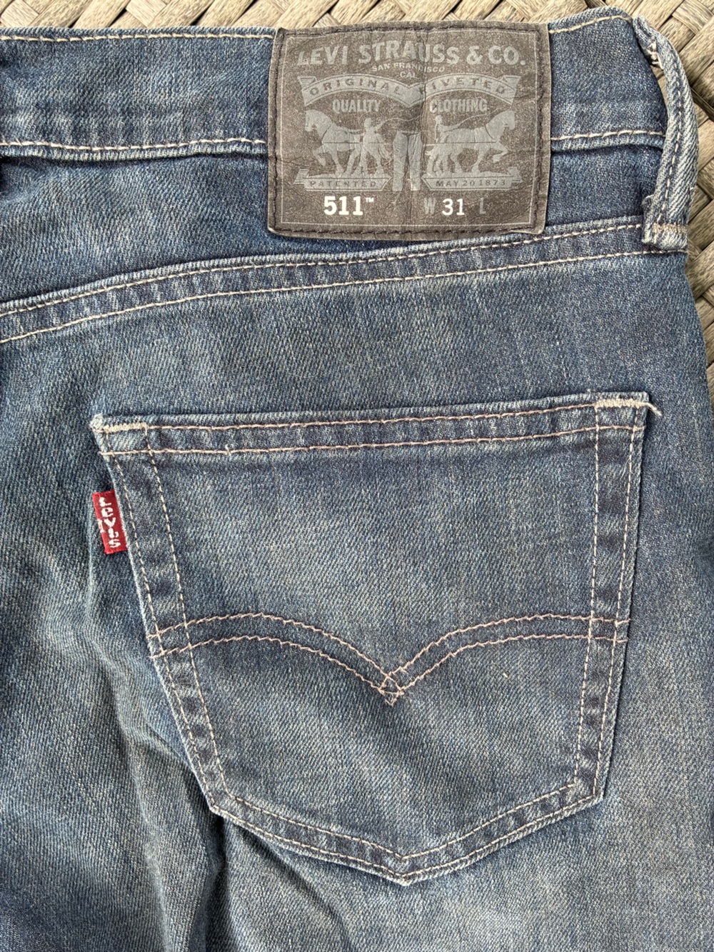 LEVI’S DENIM SHORTS - Picture 2 of 4